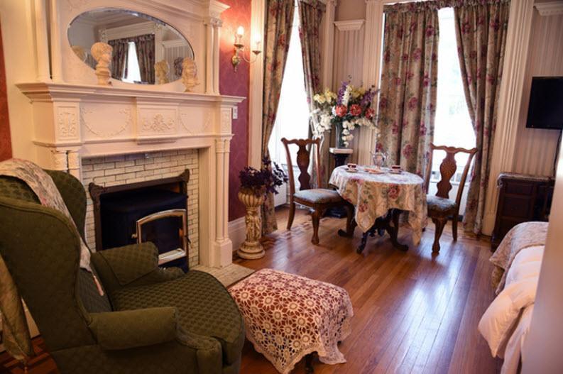Noble Waterfront Suites Brockville Room photo